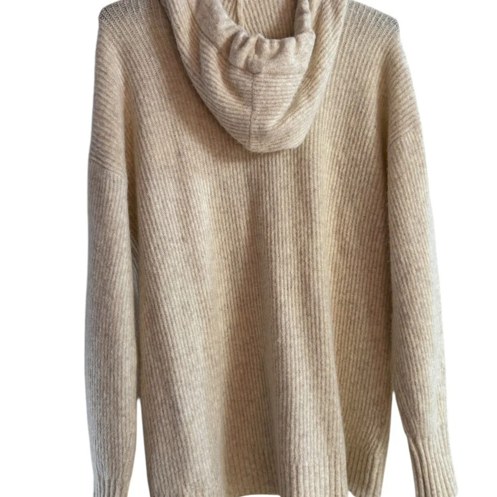 Lou & Grey Cream V-Neck Sweater with Relaxed Fit - Picture 3 of 4